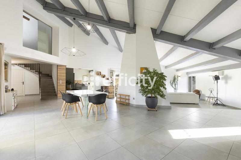 Villa - 200 m² - 7 pièces