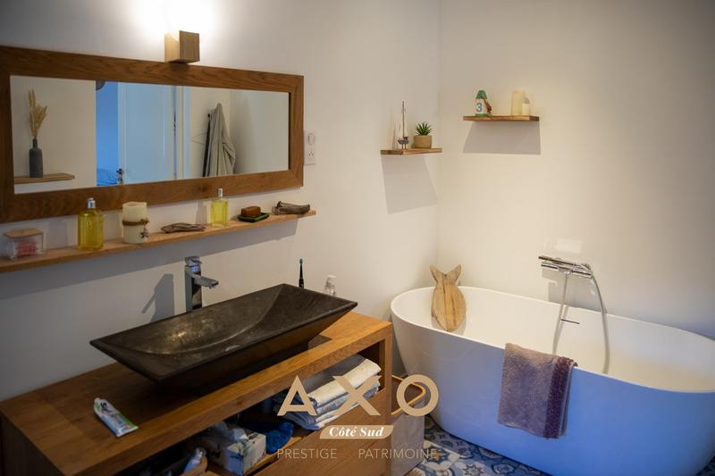 Maison - 200 m² - 7 pièces