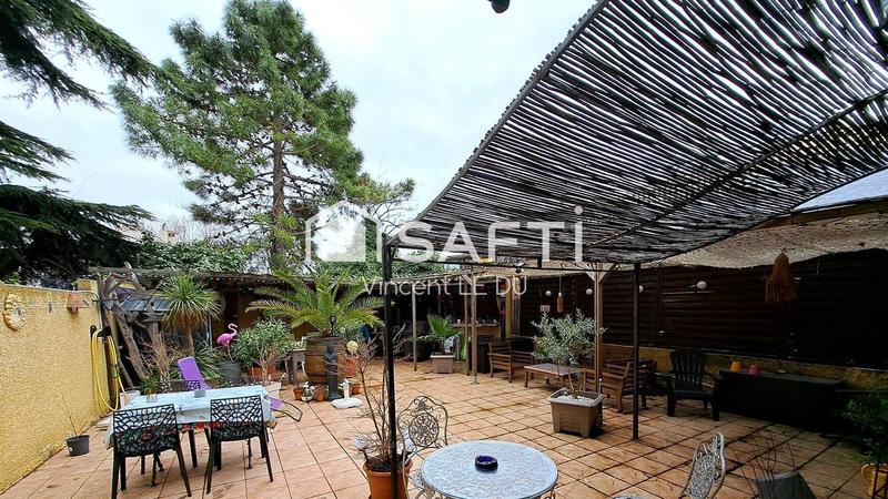 Maison - 210 m² - 5 pièces