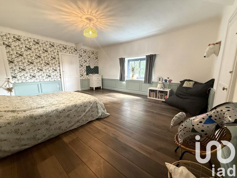 Maison - 214 m² - 9 pièces