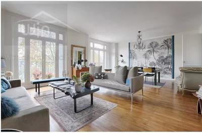 Appartement - 164 m² - 6 pièces