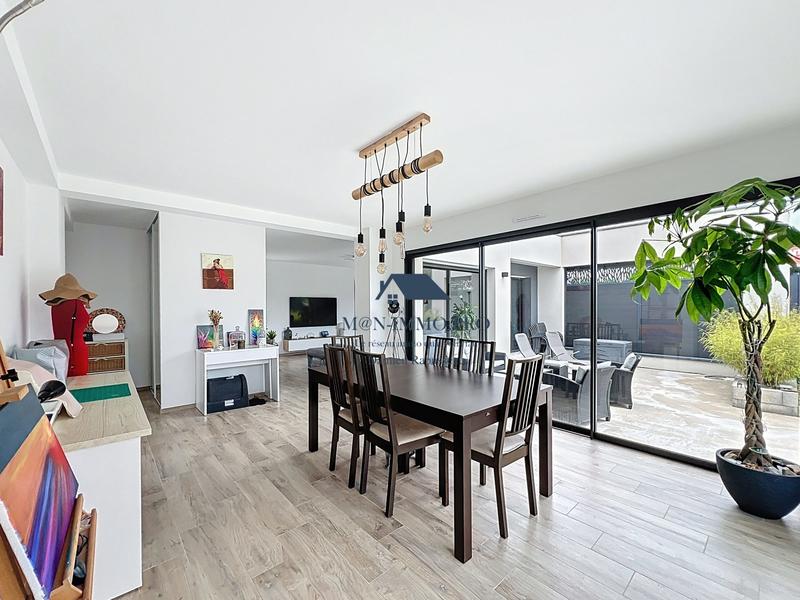 Maison contemporaine - 151 m² - 7 pièces