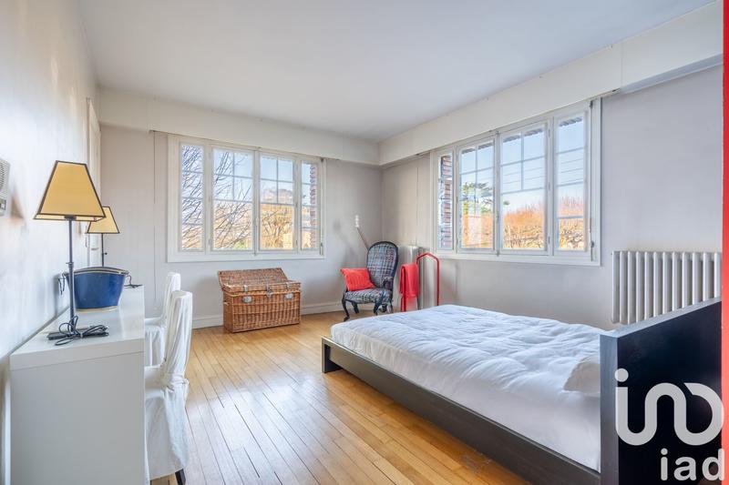 Maison - 369 m² - 12 pièces