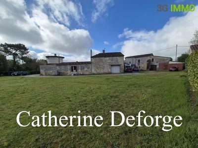 Maison - 280 m² - 12 pièces