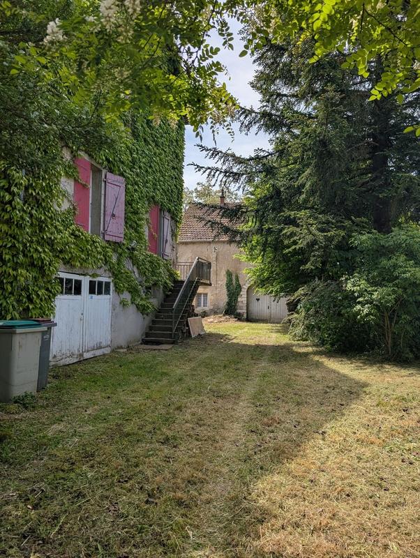 Maison - 218 m² - 8 pièces