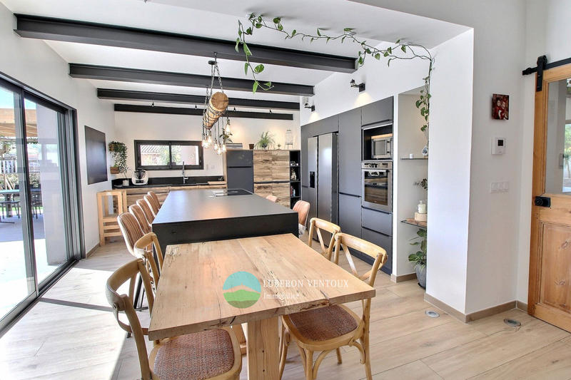 Maison - 191 m² - 8 pièces