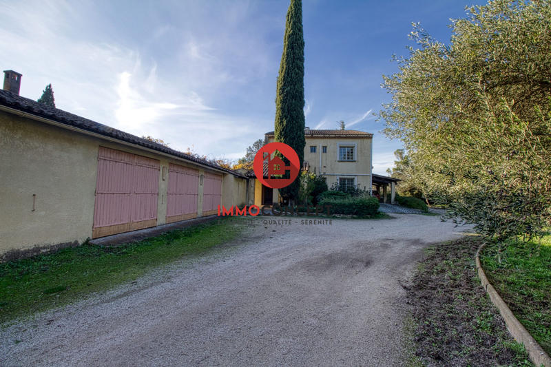 Maison - 286 m² - 14 pièces