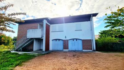 Maison traditionnelle - 225 m² - 6 pièces