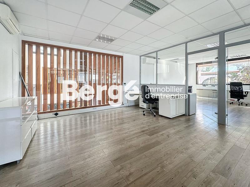 Bureau - 1 253 m²