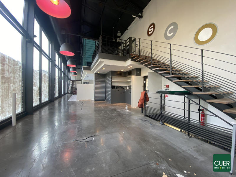 Local commercial - 263 m² - 5 pièces