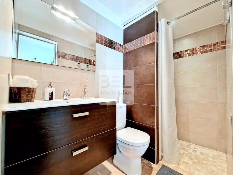 Propriété - 144 m² - 6 pièces