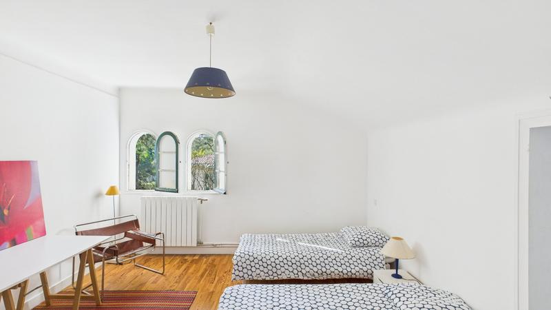 Maison - 285 m² - 8 pièces