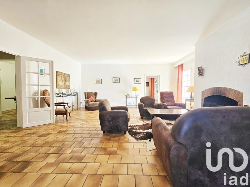 Maison - 260 m² - 8 pièces