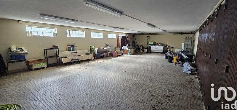 Maison - 275 m² - 10 pièces