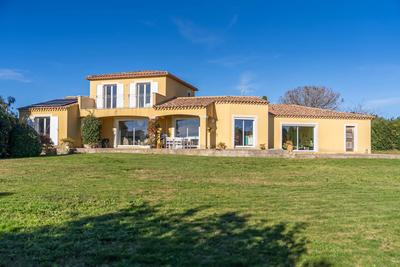 Villa - 143 m² - 5 pièces