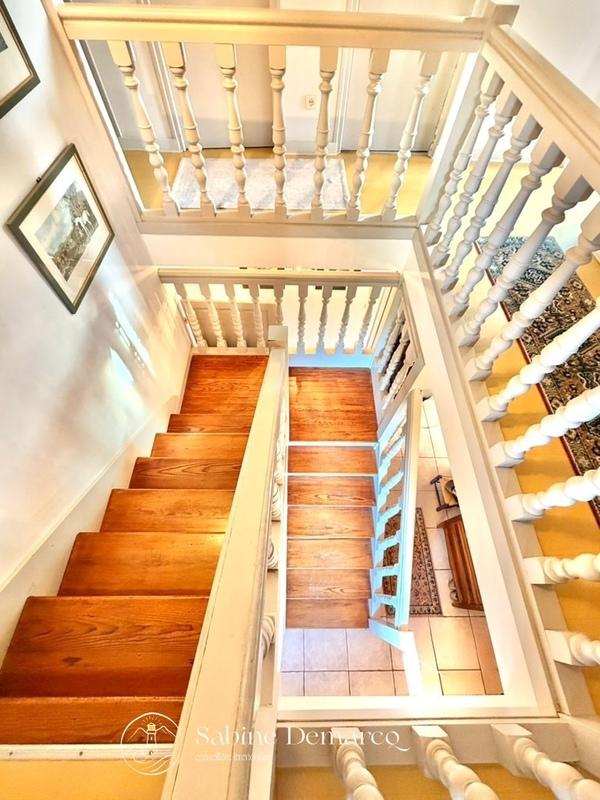 Maison - 230 m² - 6 pièces