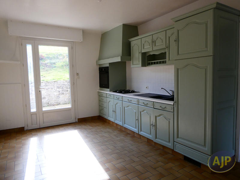 Maison - 95 m² - 5 pièces