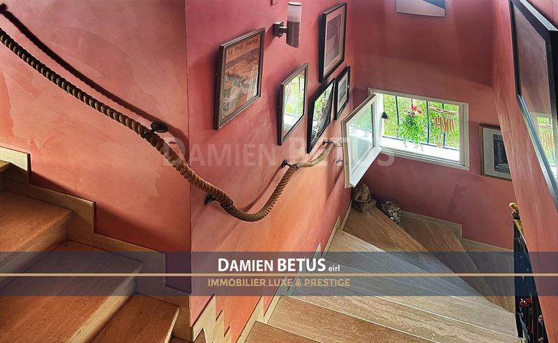 Maison - 171 m² - 6 pièces