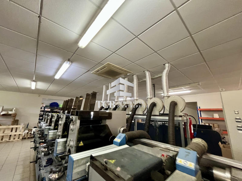 Local d'activités - 408 m²