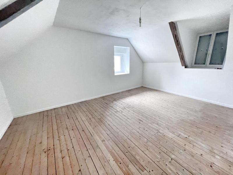 Demeure - 305 m² - 8 pièces