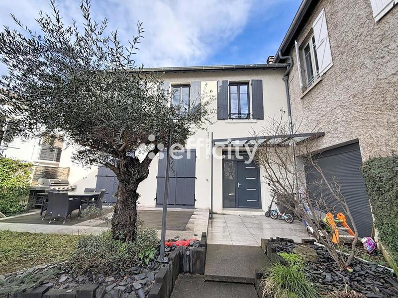 Maison - 137 m² - 6 pièces