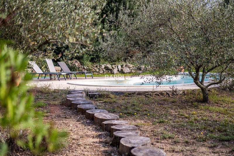 Maison traditionnelle - 183 m² - 9 pièces