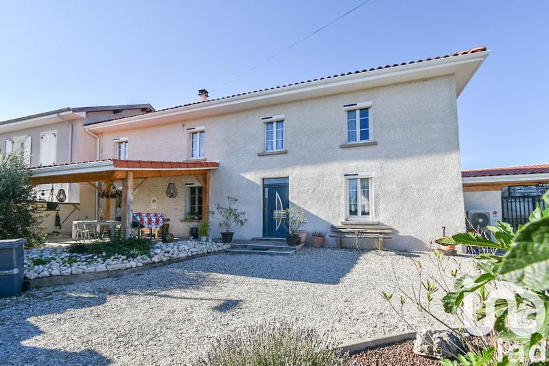 Maison - 220 m² - 9 pièces