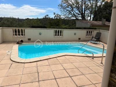 Maison - 111 m² - 6 pièces