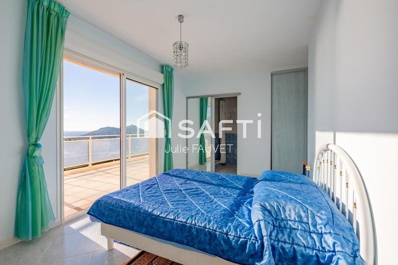 Villa - 250 m² - 9 pièces