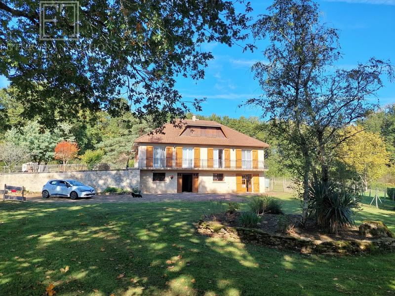 Maison - 158 m² - 9 pièces