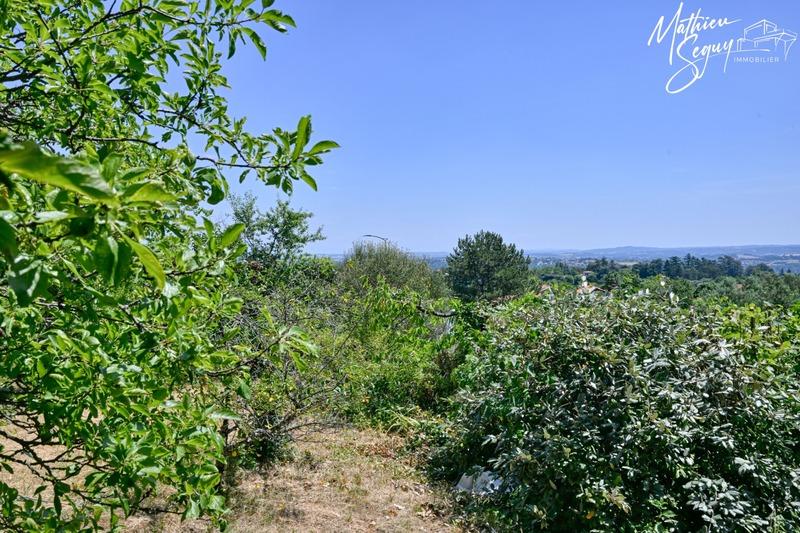 Terrain constructible - 909 m²