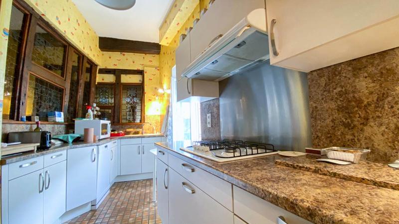 Maison - 220 m² - 7 pièces