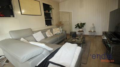 Maison - 220 m² - 7 pièces