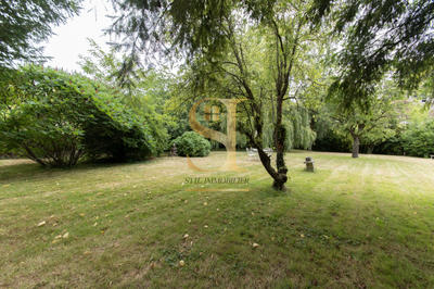 Maison - 250 m² - 7 pièces