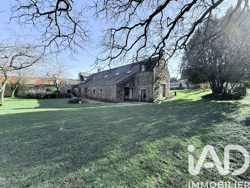 Maison - 367 m² - 11 pièces