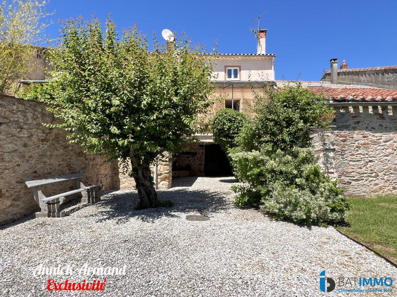 Maison ancienne - 242 m² - 11 pièces