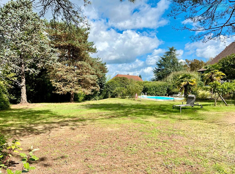 Maison - 200 m² - 8 pièces