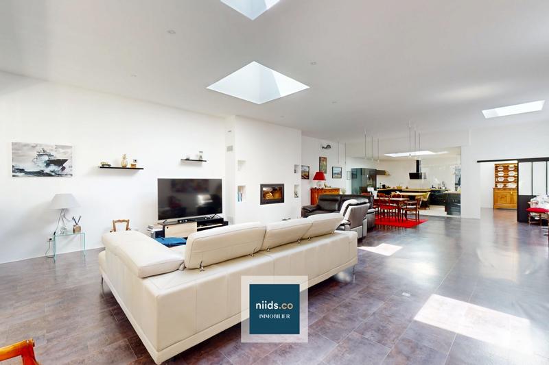 Maison - 308 m² - 7 pièces