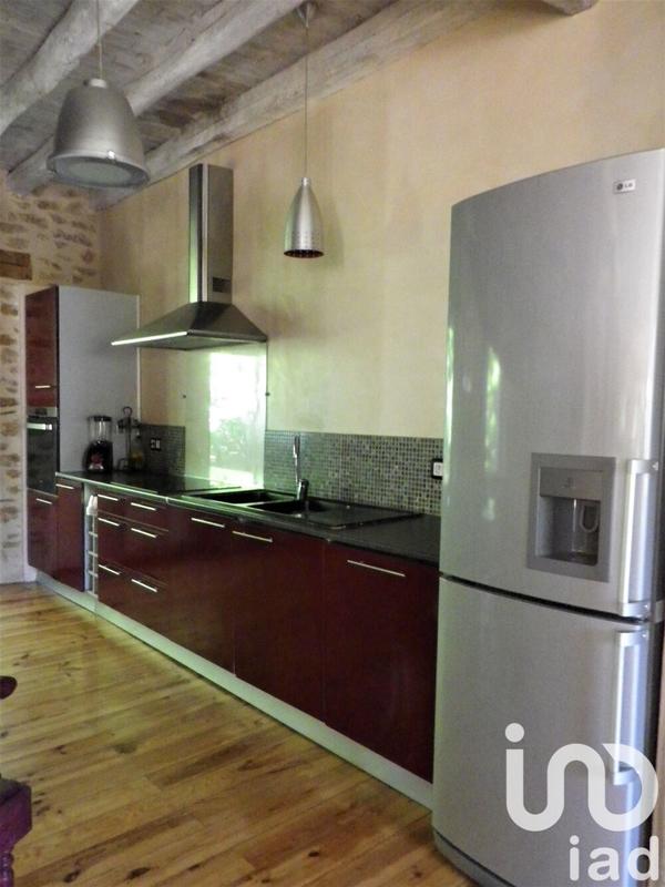 Maison - 230 m² - 8 pièces