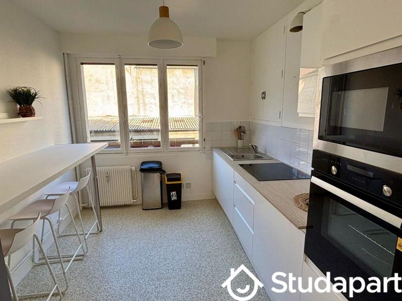 Chambre - 11 m² - 1 pièce