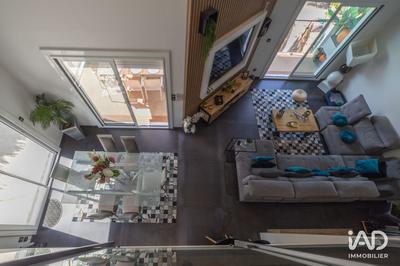 Maison - 250 m² - 4 pièces