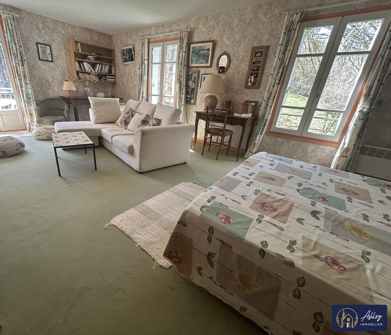 Maison ancienne - 257 m² - 11 pièces