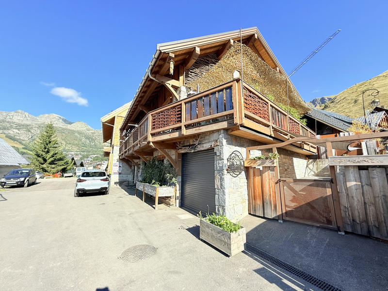 Châlet - 159 m² - 8 pièces