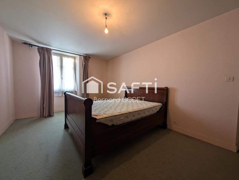 Maison - 234 m² - 9 pièces