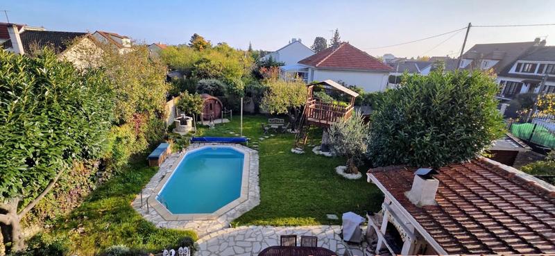 Maison - 95 m² - 5 pièces