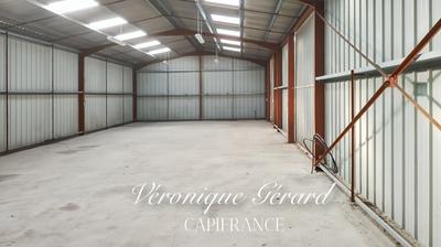 Hangar - 200 m² - 2 pièces