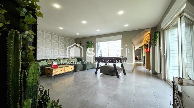 Maison - 274 m² - 12 pièces