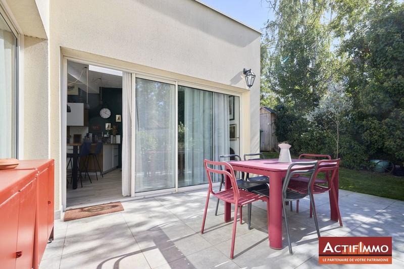 Maison - 250 m² - 7 pièces