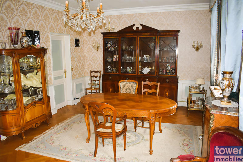 Propriété - 176 m² - 9 pièces