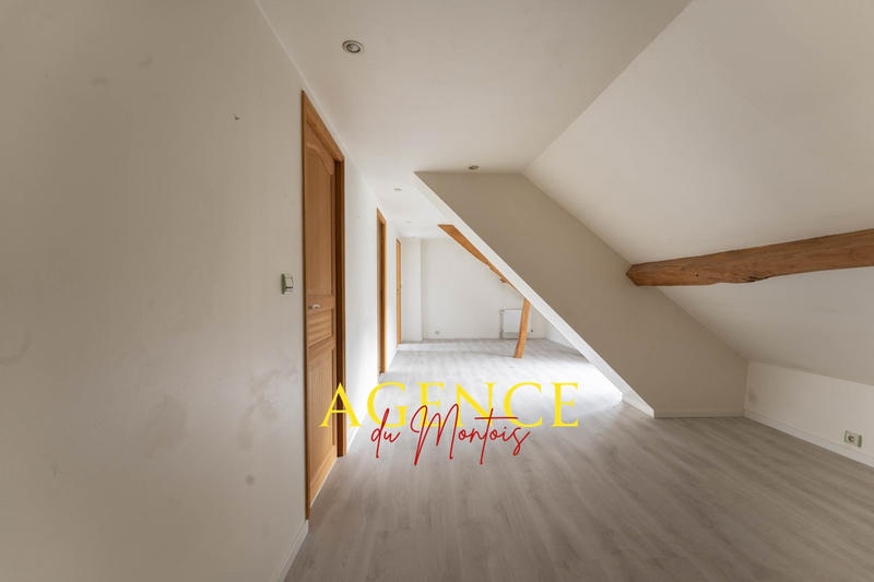 Maison - 251 m² - 5 pièces